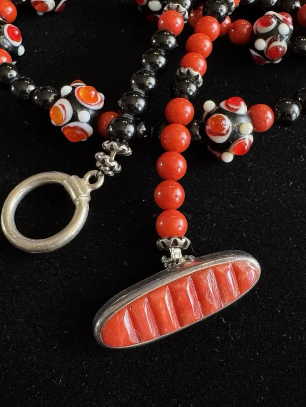 Kelly Charveaux Sterling Red Coral Black Onyx Lampwork Necklace 18